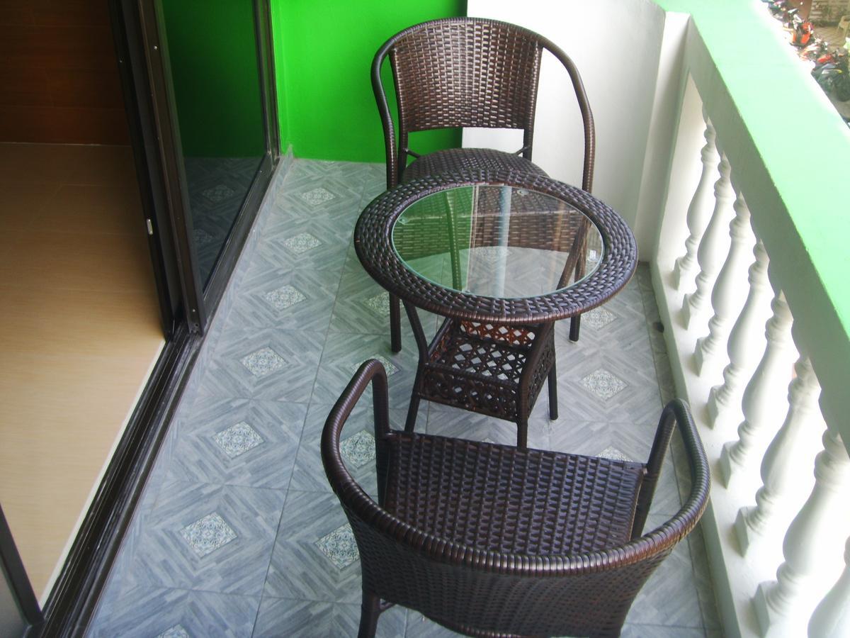 Kontiki Guesthouse Jomtien Beach Buitenkant foto
