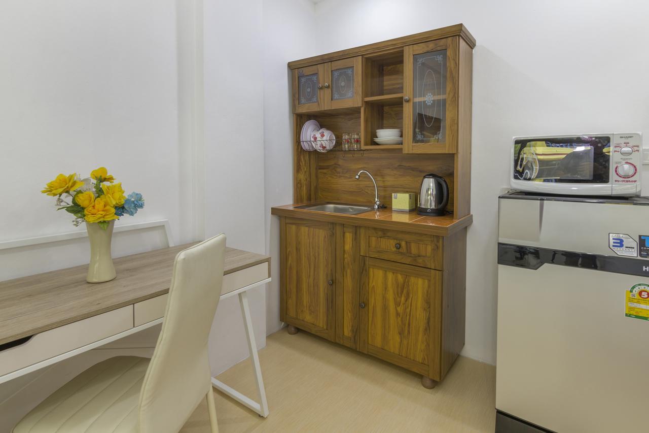 Kontiki Guesthouse Jomtien Beach Buitenkant foto